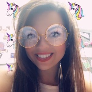 Meet your Posher, Leanne